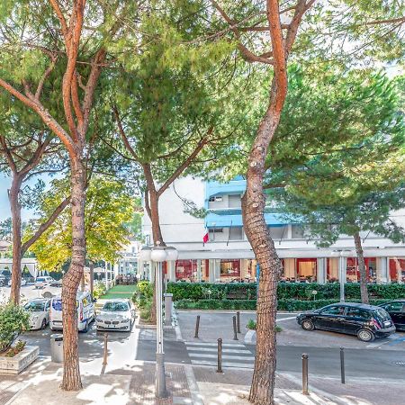 Hotel Zanarini In Centro A ריצ'יונה מראה חיצוני תמונה