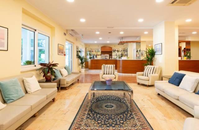 Hotel Zanarini In Centro A ריצ'יונה מראה חיצוני תמונה