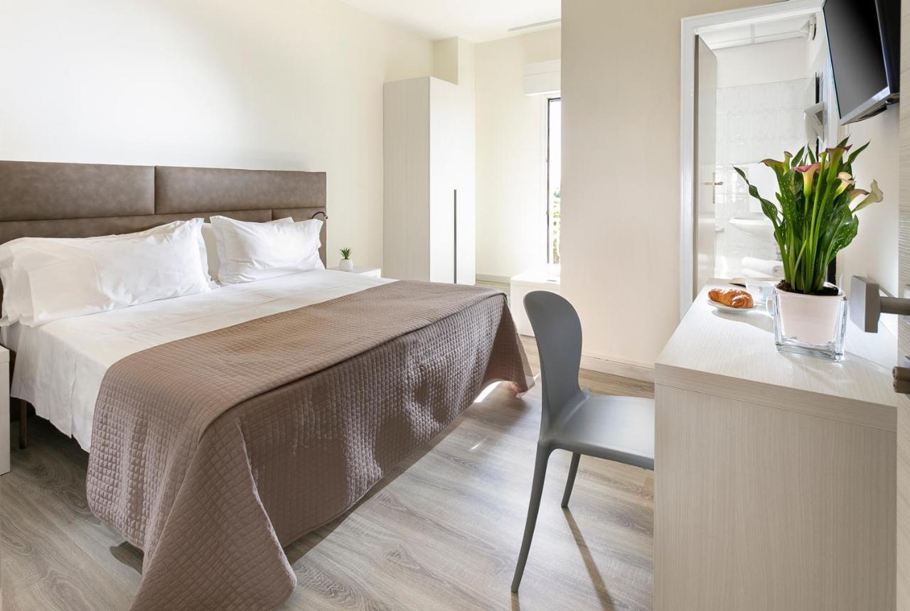 Hotel Zanarini In Centro A ריצ'יונה מראה חיצוני תמונה