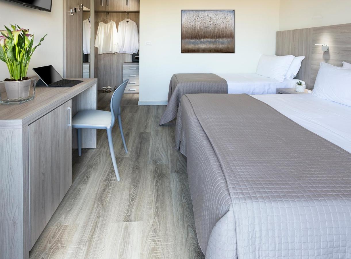 Hotel Zanarini In Centro A ריצ'יונה מראה חיצוני תמונה