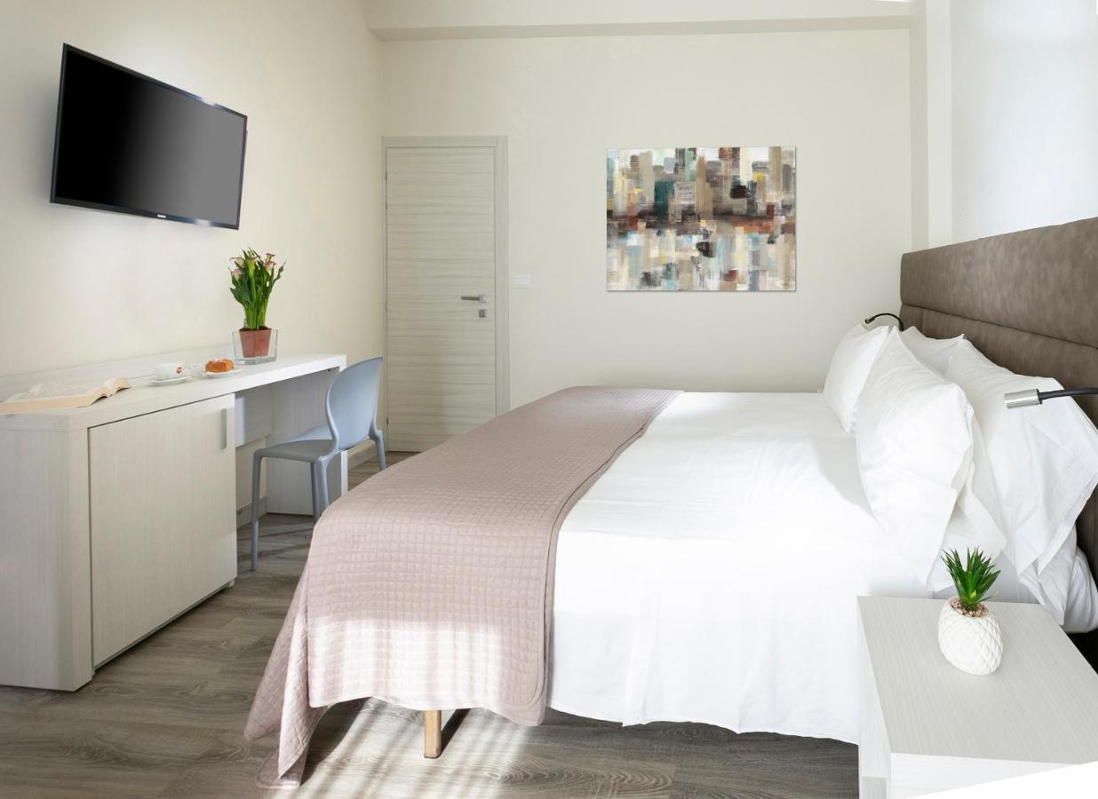 Hotel Zanarini In Centro A ריצ'יונה מראה חיצוני תמונה