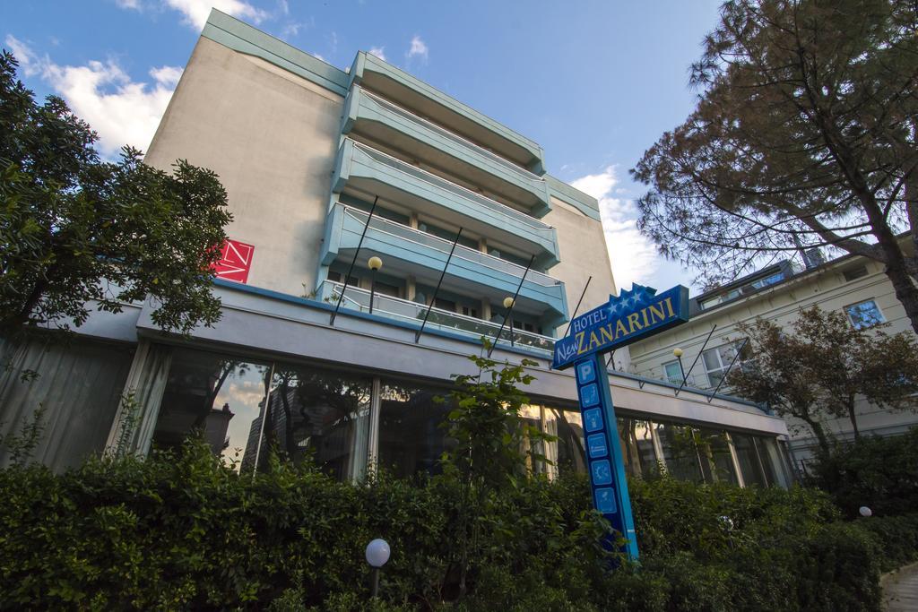 Hotel Zanarini In Centro A ריצ'יונה מראה חיצוני תמונה