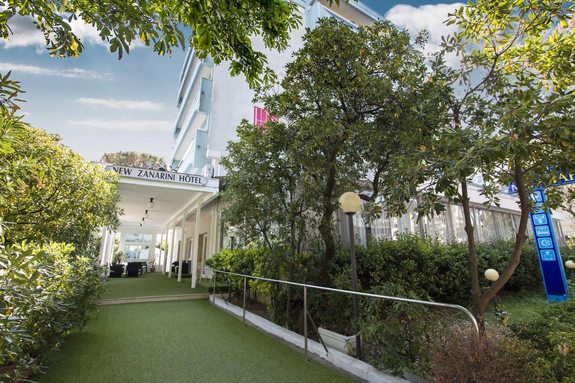 Hotel Zanarini In Centro A ריצ'יונה מראה חיצוני תמונה